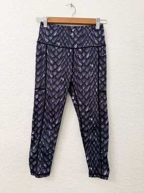 Constantly Varied Gear (CVG) Dusk Dragon Capri Leggings Size XSmall